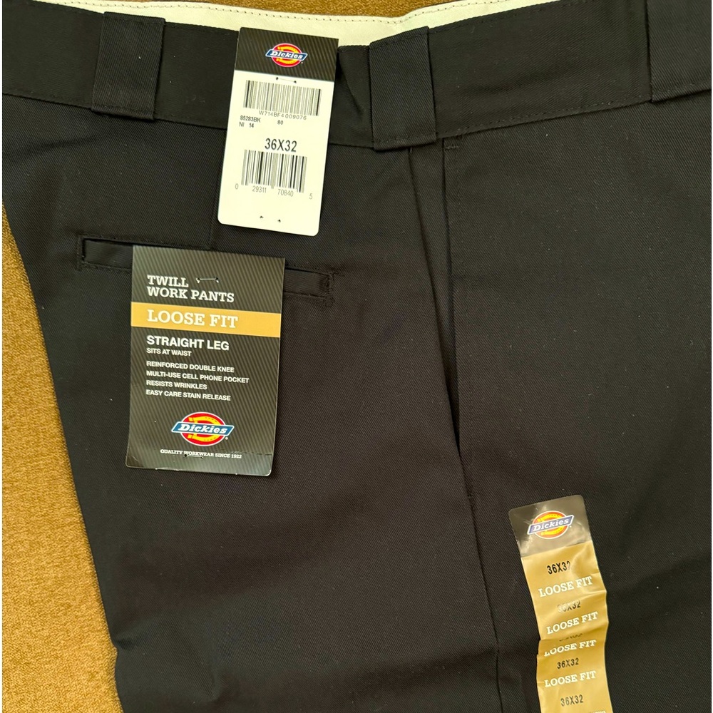 Dickies Men's Loose Fit Double Knee Work Pants with  reinforced knees.